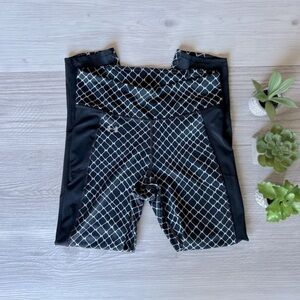 UNDER ARMOUR crosshatch mesh leggings size S
